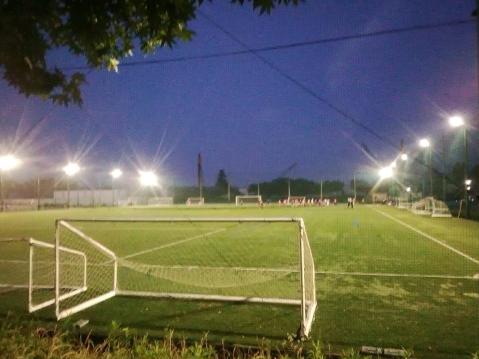 照明・人工芝のあるサッカー場整備を！